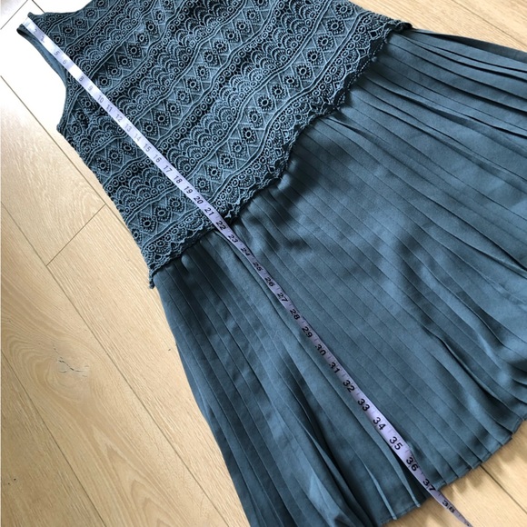 Loft Lace Detailed Pleated Dress in Blue Size 10 - Picture 10 of 10